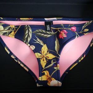 Triangl bikini bottom xs